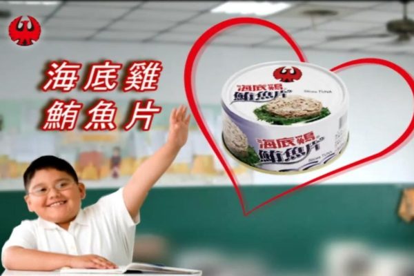 小明與教室後面